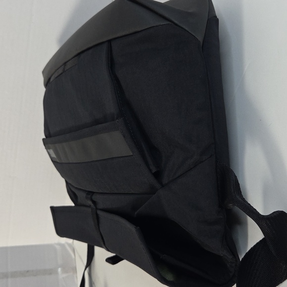 Thule Paramount 14 L Crossbody Bag Messenger - Picture 5 of 16